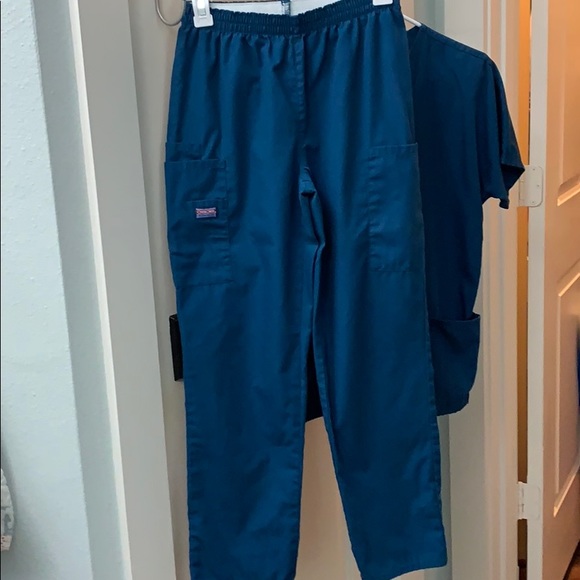 Cherokee Scrub Set - Picture 4 of 5